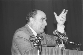François Mitterrand iruditan.