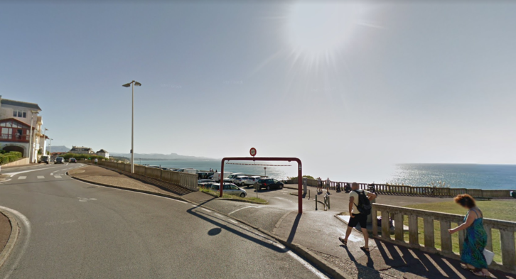 Poliziak 40 urte inguruko emazte baten gorpua aurkitu zuen larunbat arratsaldean Biarritzen.
