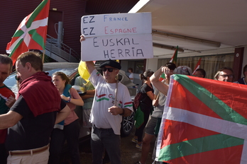 El domingo el colectivo Euskal Pilota Selekzioa se manifestó frente al frontón Aguilera Jai Alai.